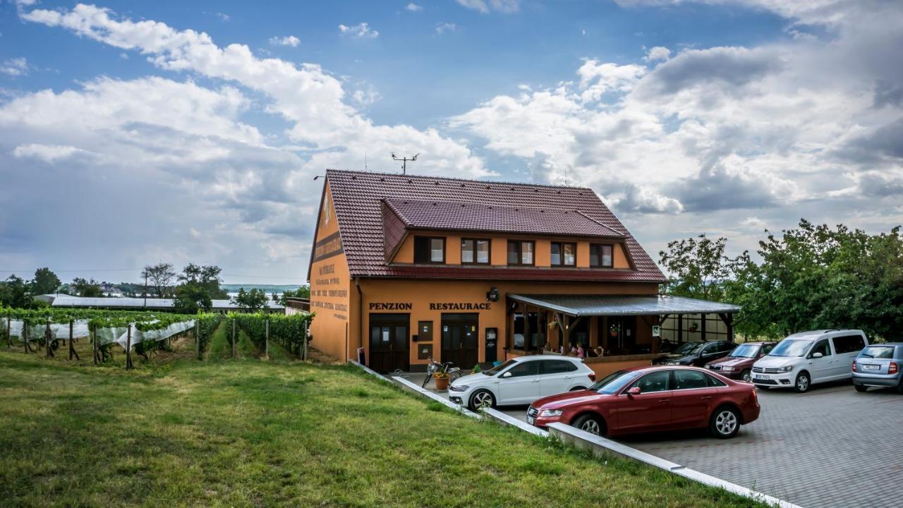 Penzion S Restauraci Na Furhaple Hotel Sakvice Exterior photo