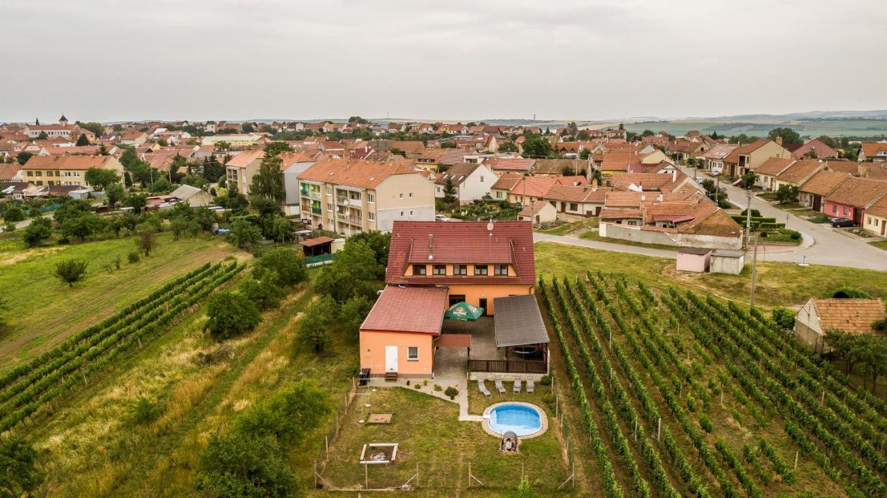 Penzion S Restauraci Na Furhaple Hotel Sakvice Exterior photo